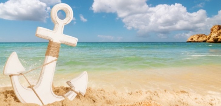 Stylish accessories for avid traveler