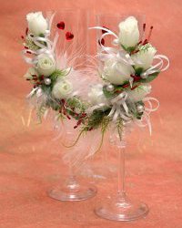 Decoration of wedding glasses Decoration of wedding glasses