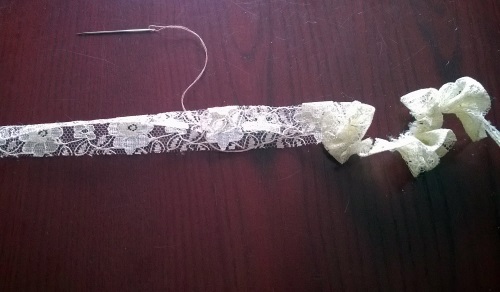 Decorating wedding champagne with your own hands