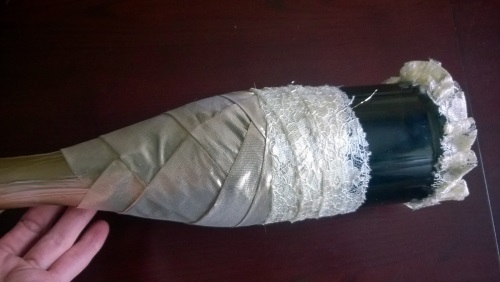 Decorating wedding champagne with your own hands
