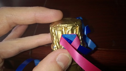 Decorating wedding champagne with your own hands