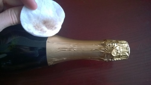 Decorating wedding champagne with your own hands