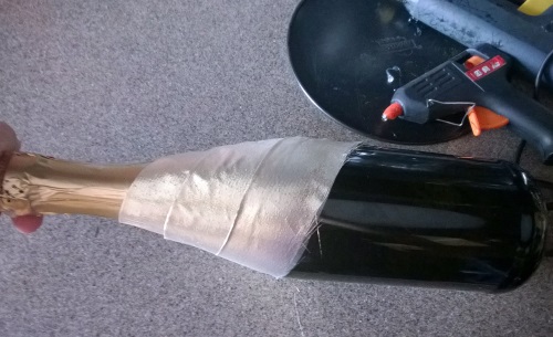 Decorating wedding champagne with your own hands