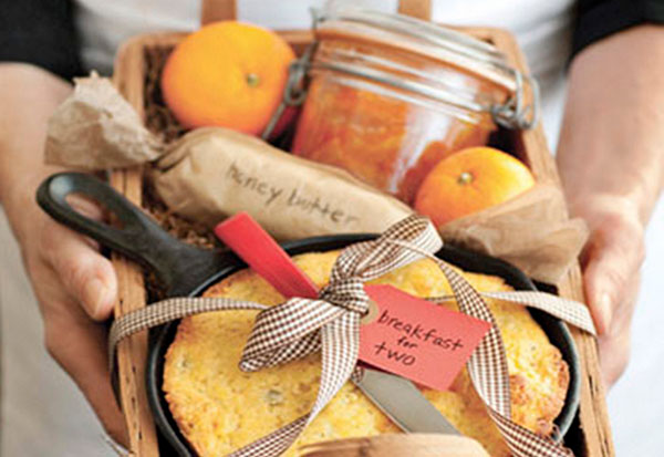 Delicious gifts for friends and family: TOP-3 topical ideas