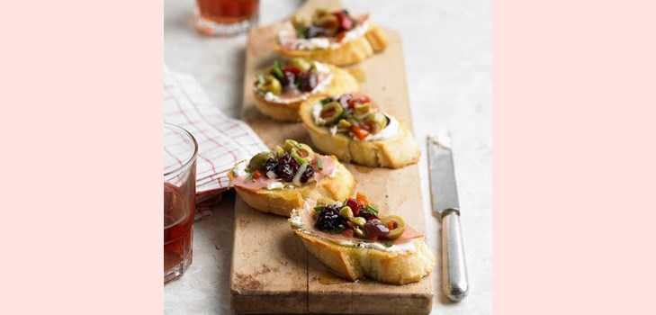 11 Olive-cherry sandwiches