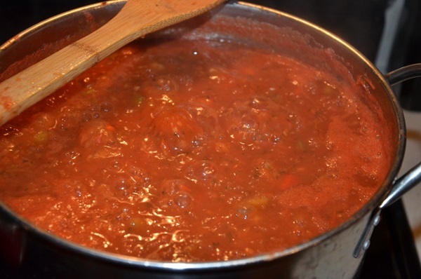 Adjika from zucchini for the winter: step-by-step recipes of the blank with a photo