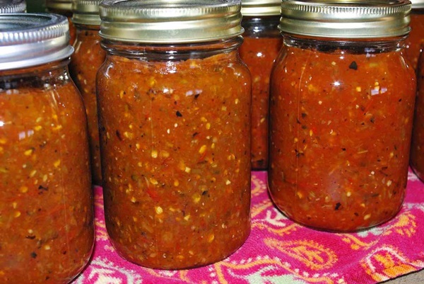 Adjika from zucchini for the winter: step-by-step recipes of the blank with a photo