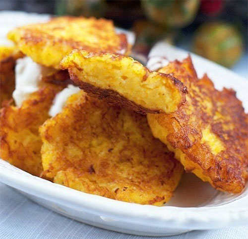 Serve with sour cream Serve with sour cream