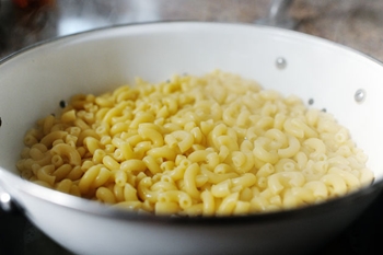 Italian cold macaroni salad