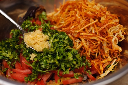 How to make a salad of fried eggplants with tomatoes Photo of a recipe for salad from fried eggplants with tomatoes