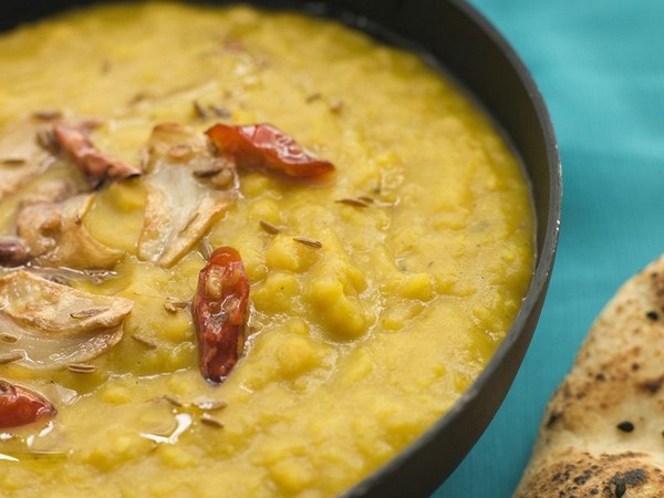 Pea porridge in a multivarque - the best recipes with a photo