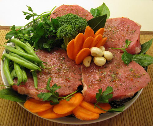 Beef in the oven: how delicious to bake