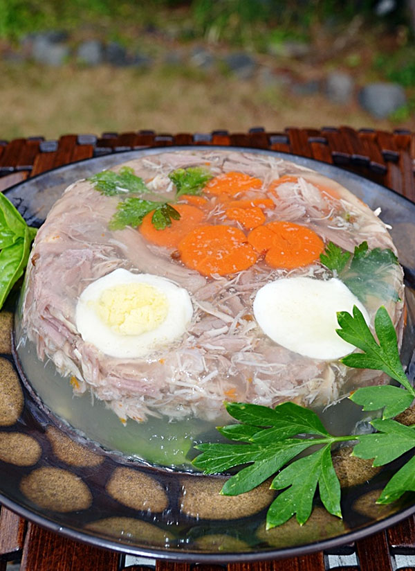 Recipes of a cold with photos taken step by step - from pork, shank, beef, chicken legs, with gelatin