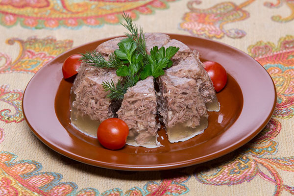 Recipes of a cold with photos taken step by step - from pork, shank, beef, chicken legs, with gelatin
