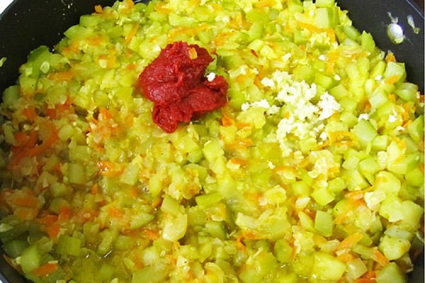 Caviar from zucchini - recipes with mayonnaise, pepper, through a meat grinder, in a multivariate