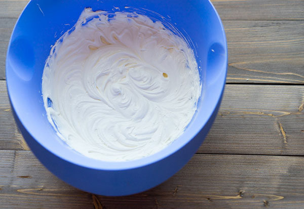 A refined recipe: a roll with creamy cream