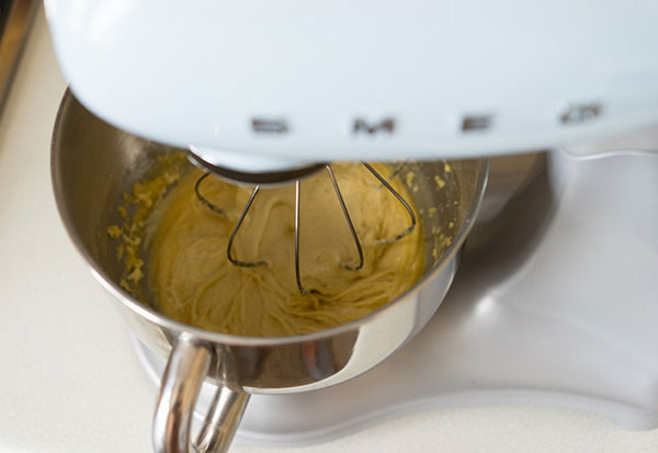 A refined recipe: a roll with creamy cream