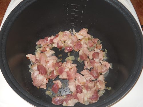 Pork in a creamy sauce in a multivark