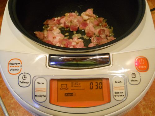 Pork in a creamy sauce in a multivark