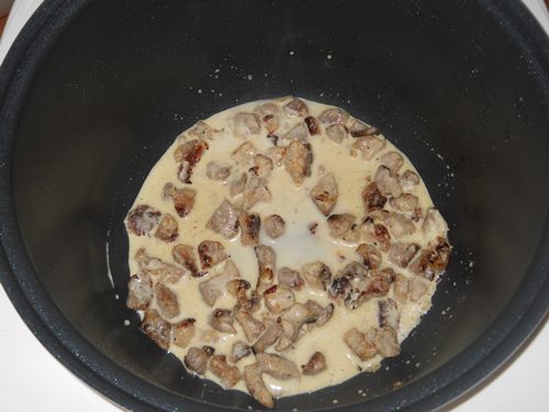 Pork in a creamy sauce in a multivark