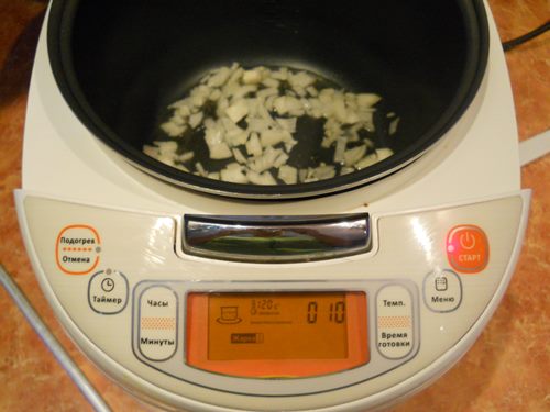 Pork in a creamy sauce in a multivark