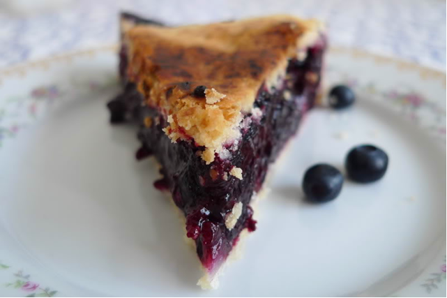 bilberry cake