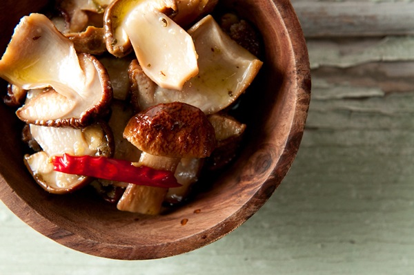 How to pickle mushrooms