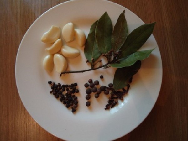 How to pickle mushrooms at home - recipes for the winter in banks