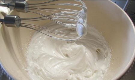 How to Make a Cream for Cappeycakes: Recipe for Butter, Chocolate and Protein Cream