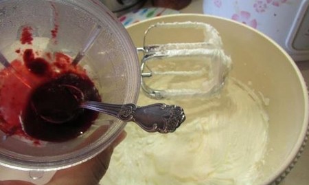 How to Make a Cream for Cappeycakes: Recipe for Butter, Chocolate and Protein Cream