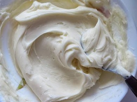 How to Make a Cream for Cappeycakes: Recipe for Butter, Chocolate and Protein Cream