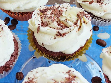 How to Make a Cream for Cappeycakes: Recipe for Butter, Chocolate and Protein Cream