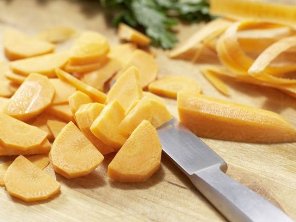 How to cook chanterelles in a frying pan