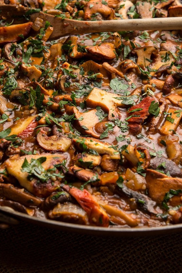 How to cook chanterelles in a frying pan