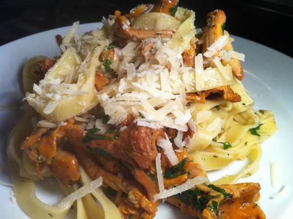 How to cook chanterelles in a frying pan