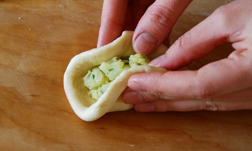 How to bake pies with potatoes in the oven - step by step photo recipe Photo of a recipe of pies with potatoes