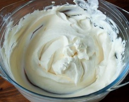 How to make a cream for capkake: custard, cheese and cream of condensed milk, a recipe with a photo