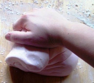How to make mastic for cake?