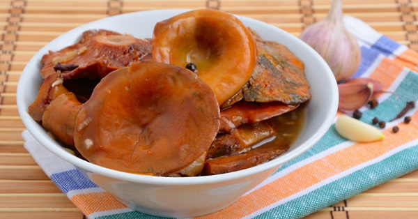 How to salt mushrooms for the winter