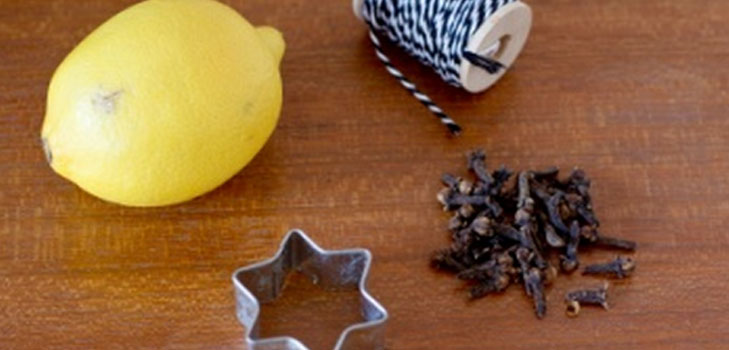 How to decorate a table for the New Year
