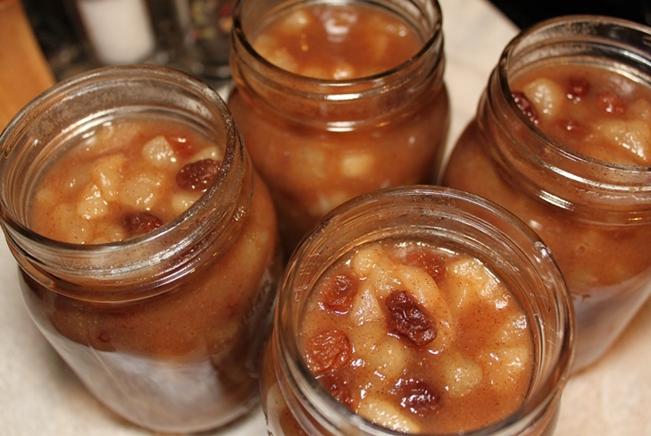 How to brew compote of pears for the winter - photo recipe