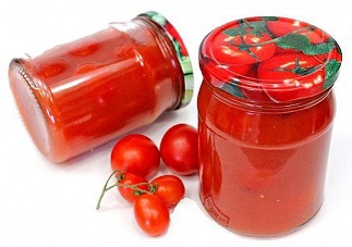 Tomatoes in own juice at home