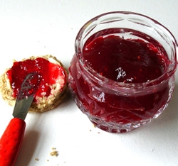 How to close a raspberry for the winter - recipes of blanks with a photo