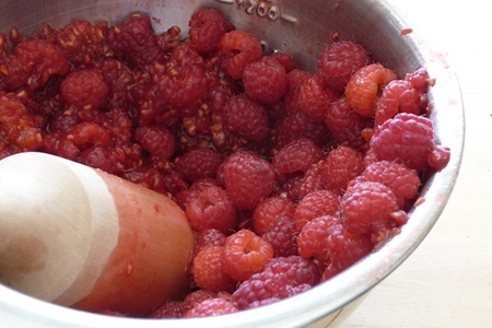 How to freeze raspberries for the winter with sugar
