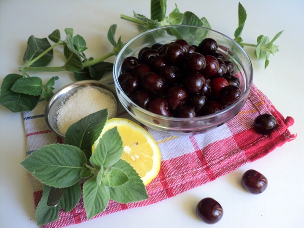 How to freeze cherries for the winter