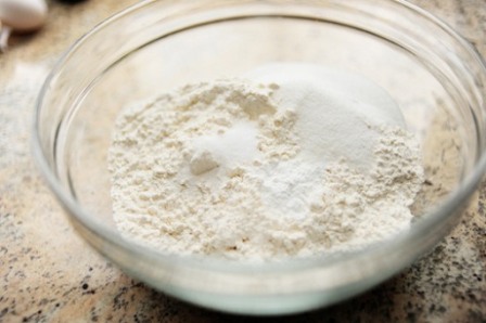 mix flour with sugar and salt
