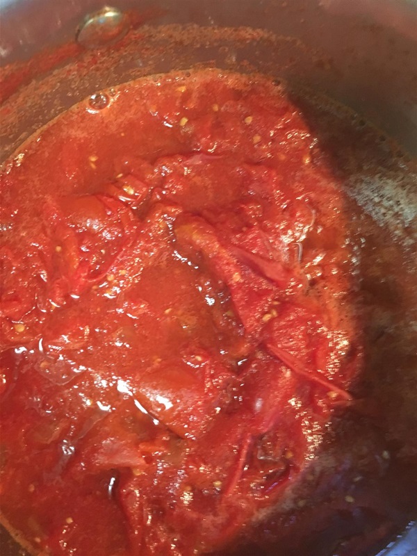 Ketchup by own hands from tomatoes: step-by-step recipes for harvesting for the winter