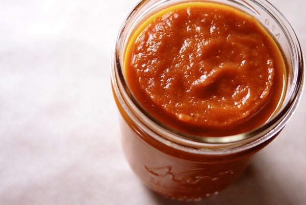 Ketchup by own hands from tomatoes: step-by-step recipes for harvesting for the winter