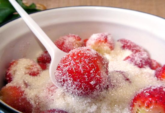 The recipe for strawberries in its own juice