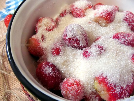 The recipe for strawberries in its own juice